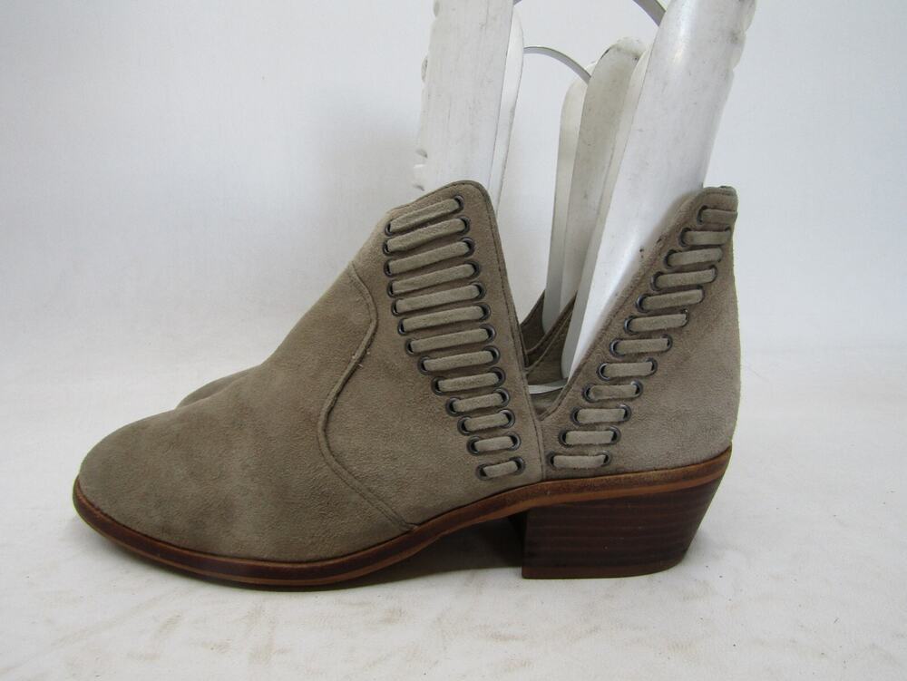 VINCE CAMUTO Womens Size 7.5 M Brown Suede Ankle Fashion Boots Booties